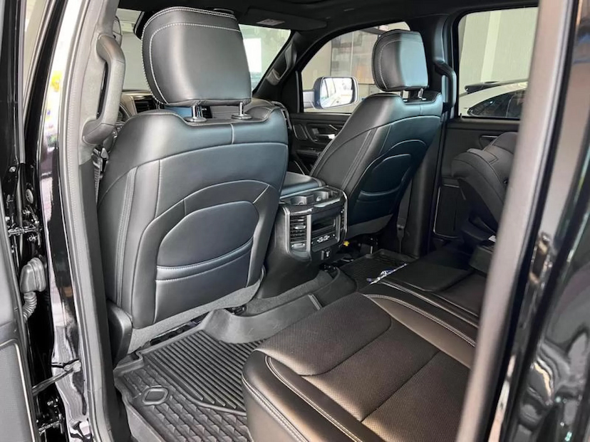 Foto do veículo RAM 1500 5.7 V8 GASOLINA REBEL CD 4X4 AUTOMÁTICO 2022 39.340 KM 429.000,00