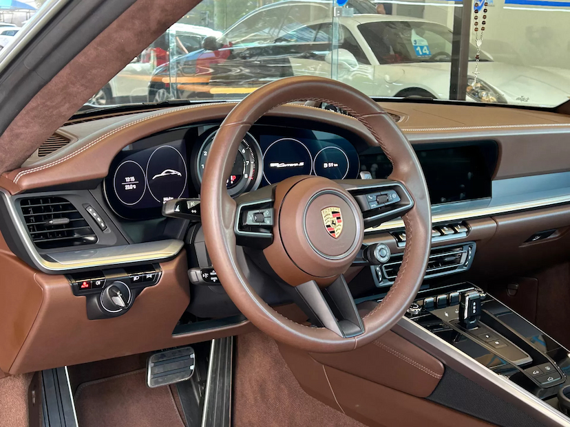 Foto do veículo PORSCHE 911 3.0 24V H6 GASOLINA CARRERA S PDK 2020 21.650 KM 759.000,00