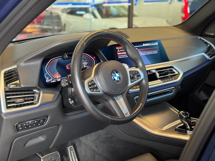 Foto do veículo BMW X5 3.0 M SPORT 4X4 30D I6 TURBO DIESEL 4P AUTOMÁTICO 2020 76.819 KM 319.000,00