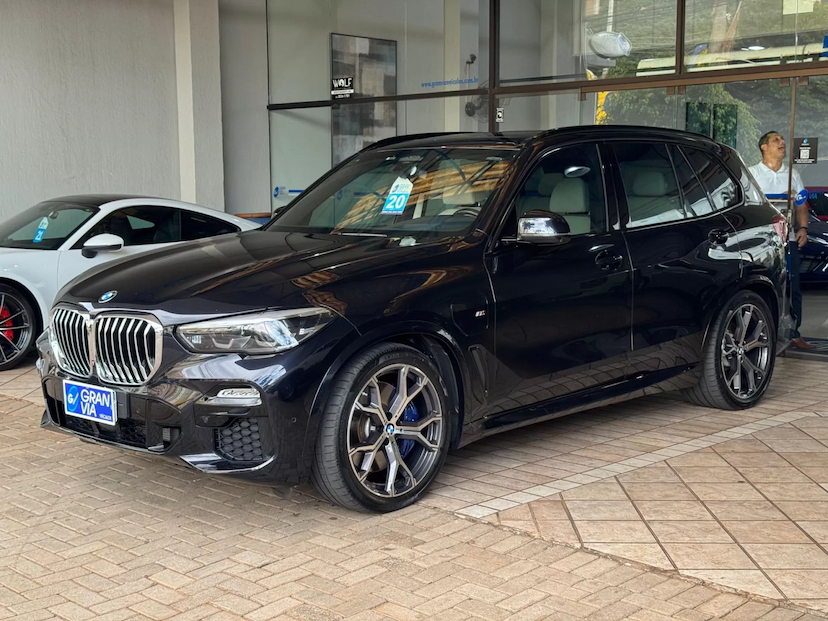 Foto do veículo BMW X5 3.0 I6 TURBO HÍBRIDO XDRIVE45E M SPORT AUTOMÁTICO 2020 46.847 KM 317.000,00