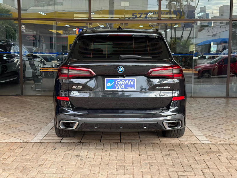 Foto do veículo BMW X5 3.0 I6 TURBO HÍBRIDO XDRIVE45E M SPORT AUTOMÁTICO 2022 41.574 KM 405.000,00