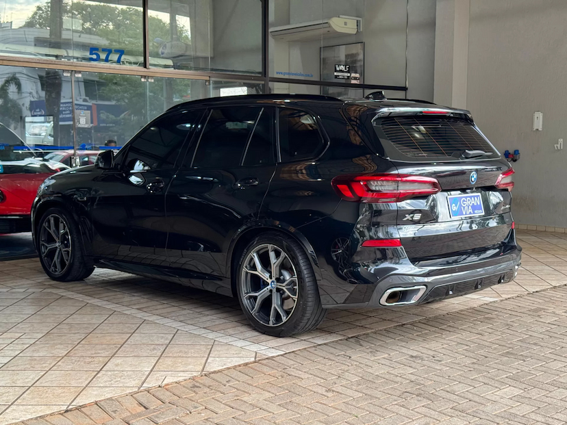 Foto do veículo BMW X5 3.0 I6 TURBO HÍBRIDO XDRIVE45E M SPORT AUTOMÁTICO 2022 41.574 KM 405.000,00