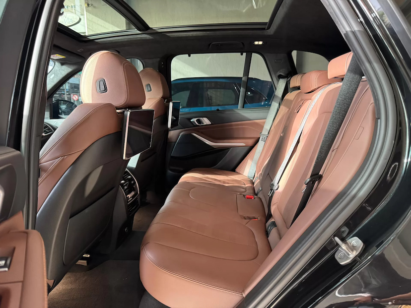 Foto do veículo BMW X5 3.0 I6 TURBO HÍBRIDO XDRIVE45E M SPORT AUTOMÁTICO 2022 41.574 KM 405.000,00