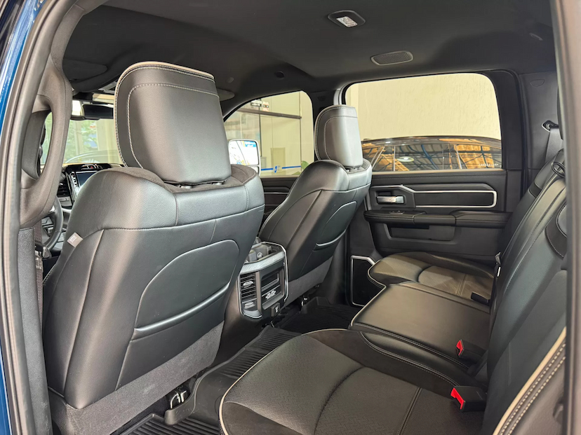 Foto do veículo RAM 2500 6.7 I6 TURBO DIESEL LARAMIE NIGHT EDITION CD 4X4 AUTOMÁTICO 2024 15.574 KM 429.000,00