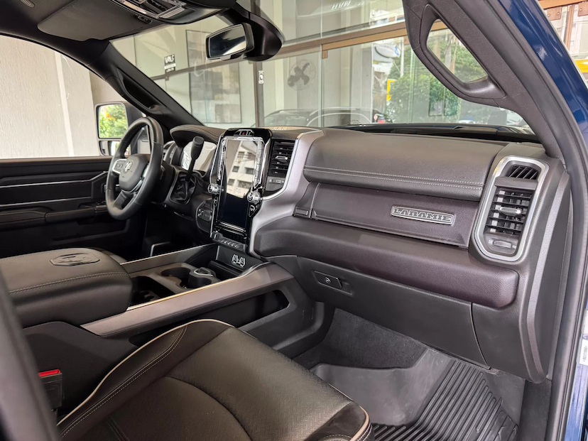 Foto do veículo RAM 2500 6.7 I6 TURBO DIESEL LARAMIE NIGHT EDITION CD 4X4 AUTOMÁTICO 2024 15.574 KM 429.000,00