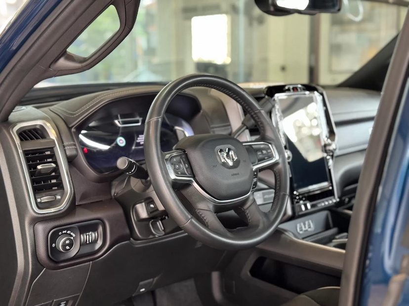 Foto do veículo RAM 2500 6.7 I6 TURBO DIESEL LARAMIE NIGHT EDITION CD 4X4 AUTOMÁTICO 2024 15.574 KM 429.000,00