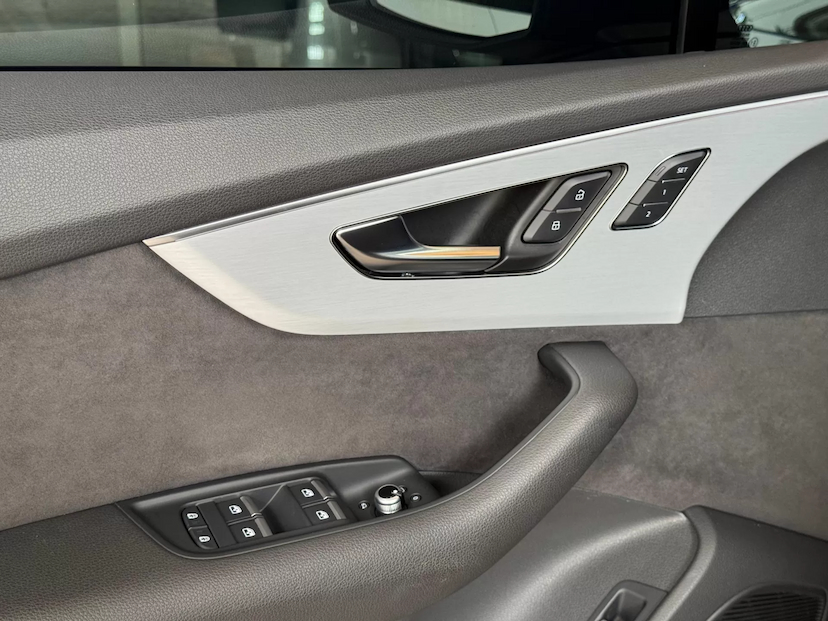 Foto do veículo AUDI Q7 3.0 55 TFSI GASOLINA PERFORMANCE BLACK QUATTRO TIPTRONIC 2023 45.553 KM 439.000,00