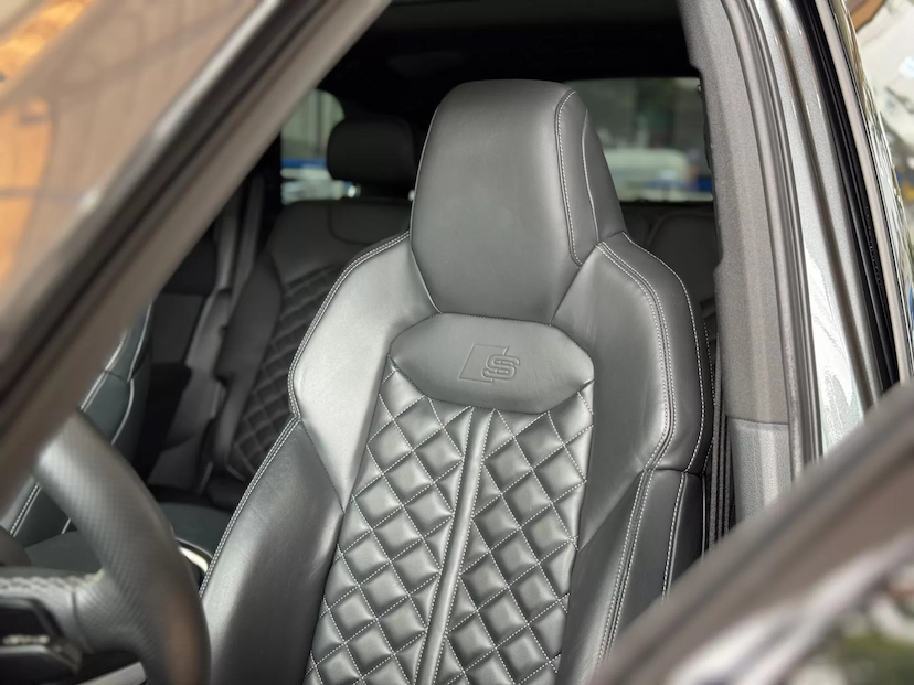 Foto do veículo AUDI Q7 3.0 55 TFSI GASOLINA PERFORMANCE BLACK QUATTRO TIPTRONIC 2023 45.553 KM 439.000,00
