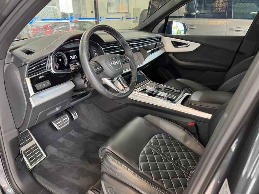 Foto do veículo AUDI Q7 3.0 55 TFSI GASOLINA PERFORMANCE BLACK QUATTRO TIPTRONIC 2023 45.553 KM 439.000,00