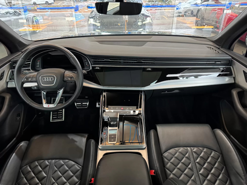 Foto do veículo AUDI Q7 3.0 55 TFSI GASOLINA PERFORMANCE BLACK QUATTRO TIPTRONIC 2023 45.553 KM 439.000,00