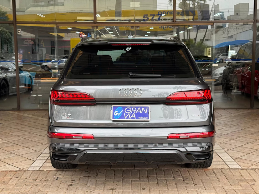 Foto do veículo AUDI Q7 3.0 55 TFSI GASOLINA PERFORMANCE BLACK QUATTRO TIPTRONIC 2023 45.553 KM 439.000,00