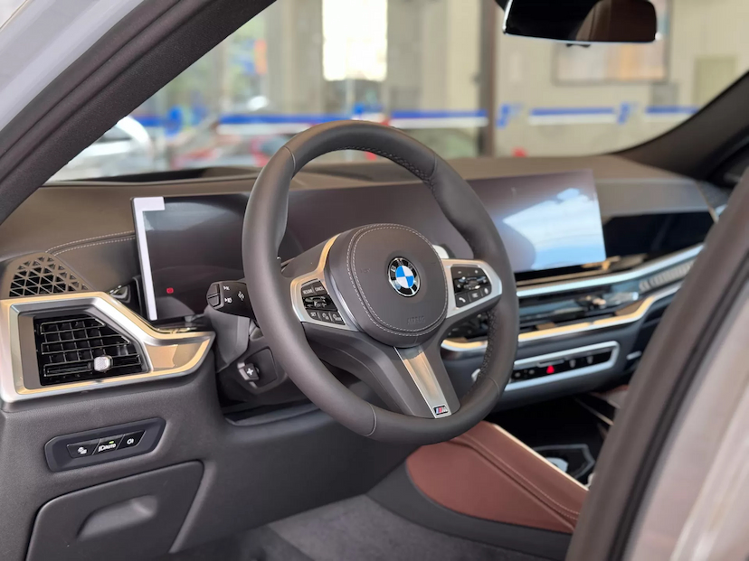 Foto do veículo BMW X6 3.0 TWINPOWER GASOLINA XDRIVE40I M SPORT AUTOMÁTICO 2025 12 KM 789.000,00