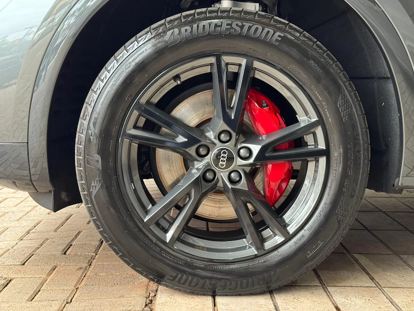 Foto do veículo AUDI Q5 2.0 55 TFSIE PHEV PERFORMANCE BLACK QUATTRO S TRONIC 2022 30.439 KM 289.000,00