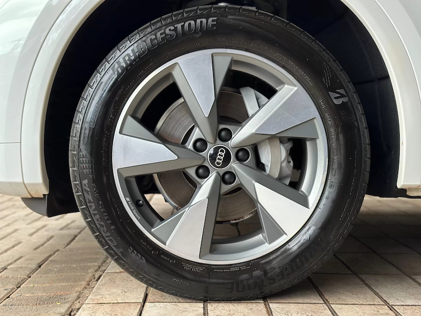 Foto do veículo AUDI Q5 2.0 45 TFSI GASOLINA SPORTBACK S LINE QUATTRO S TRONIC 2021 28.000 KM 265.000,00
