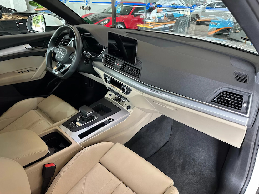 Foto do veículo AUDI Q5 2.0 45 TFSI GASOLINA SPORTBACK S LINE QUATTRO S TRONIC 2021 28.000 KM 265.000,00