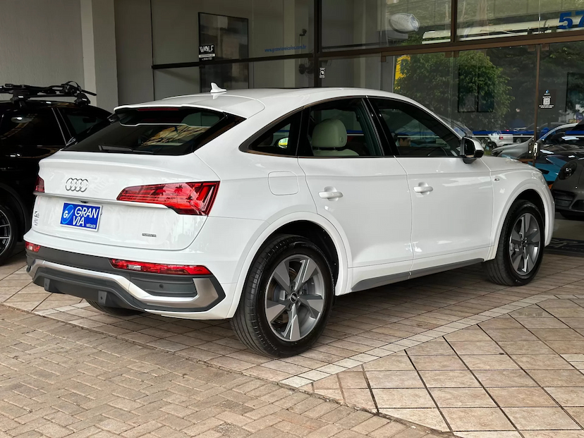 Foto do veículo AUDI Q5 2.0 45 TFSI GASOLINA SPORTBACK S LINE QUATTRO S TRONIC 2021 28.000 KM 265.000,00