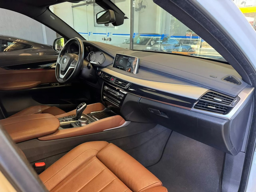 Foto do veículo BMW X6 3.0 35I 4X4 COUPÉ 6 CILINDROS 24V GASOLINA 4P AUTOMÁTICO 2018 66.983 KM 229.000,00