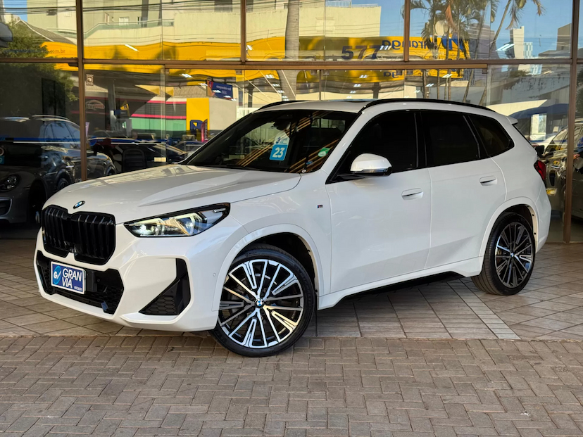 Foto do veículo BMW X1 2.0 16V TURBO GASOLINA SDRIVE20I M SPORT STEPTRONIC 2023 32.545 KM 289.000,00