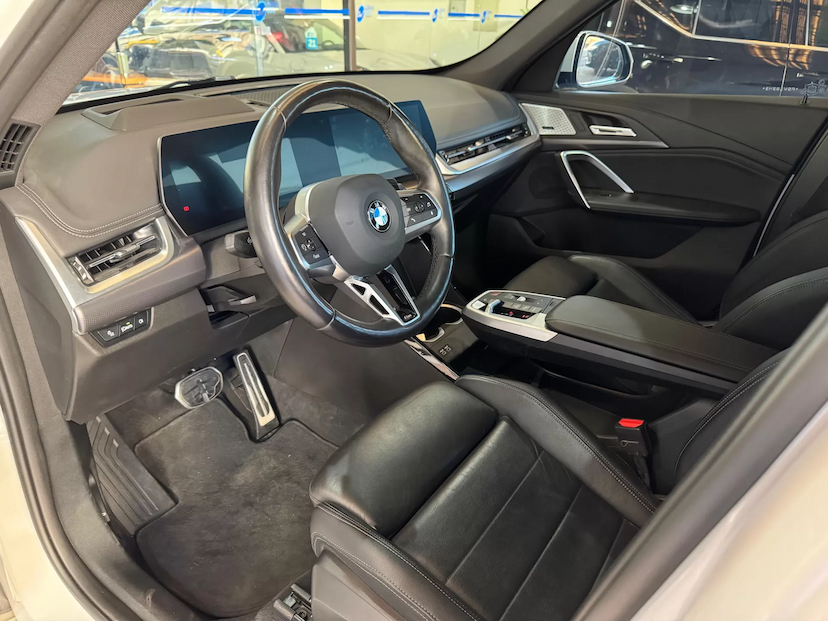 Foto do veículo BMW X1 2.0 16V TURBO GASOLINA SDRIVE20I M SPORT STEPTRONIC 2023 32.545 KM 289.000,00