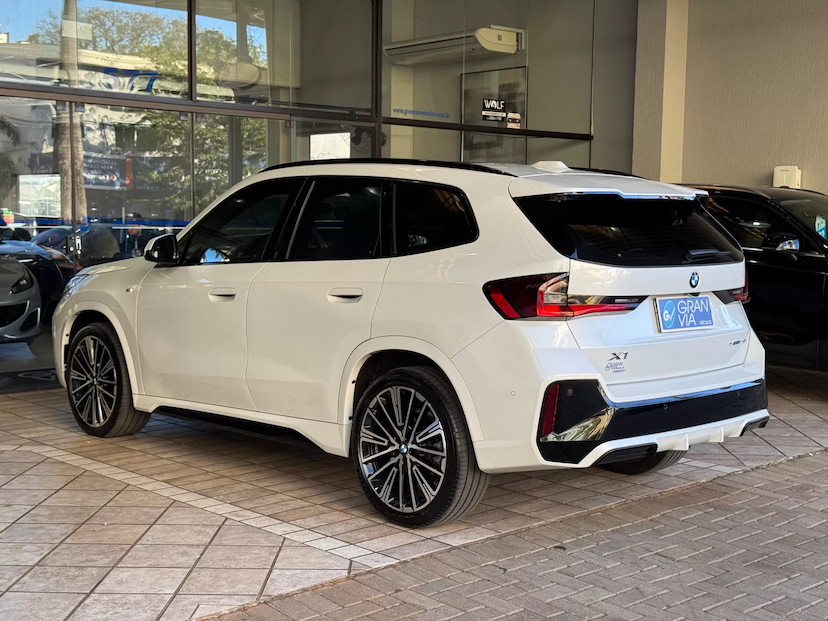 Foto do veículo BMW X1 2.0 16V TURBO GASOLINA SDRIVE20I M SPORT STEPTRONIC 2023 32.545 KM 289.000,00