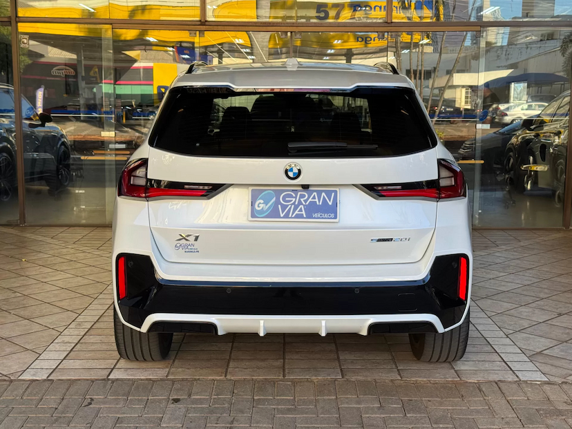 Foto do veículo BMW X1 2.0 16V TURBO GASOLINA SDRIVE20I M SPORT STEPTRONIC 2023 32.545 KM 289.000,00