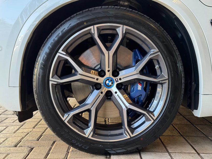 Foto do veículo BMW X5 3.0 I6 TURBO HÍBRIDO XDRIVE50E M SPORT AUTOMÁTICO 2025 8.906 KM 745.000,00