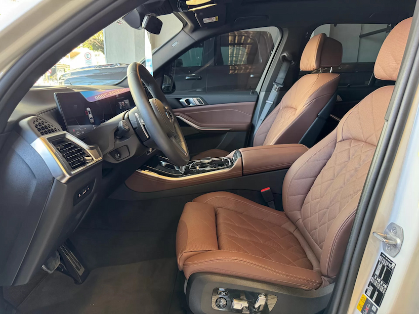 Foto do veículo BMW X5 3.0 I6 TURBO HÍBRIDO XDRIVE50E M SPORT AUTOMÁTICO 2025 8.906 KM 745.000,00