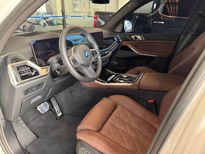 Foto do veículo BMW X5 3.0 I6 TURBO HÍBRIDO XDRIVE50E M SPORT AUTOMÁTICO 2025 8.906 KM 745.000,00