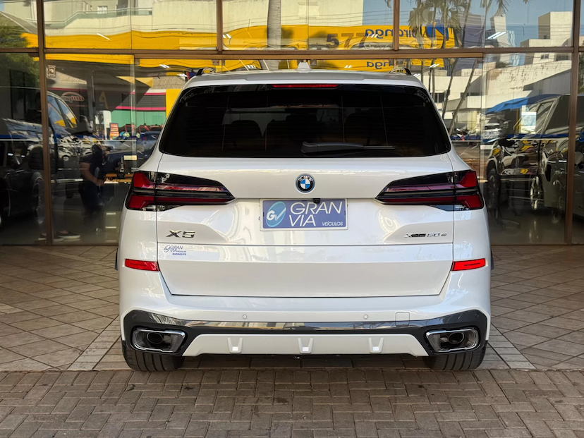Foto do veículo BMW X5 3.0 I6 TURBO HÍBRIDO XDRIVE50E M SPORT AUTOMÁTICO 2025 8.906 KM 745.000,00