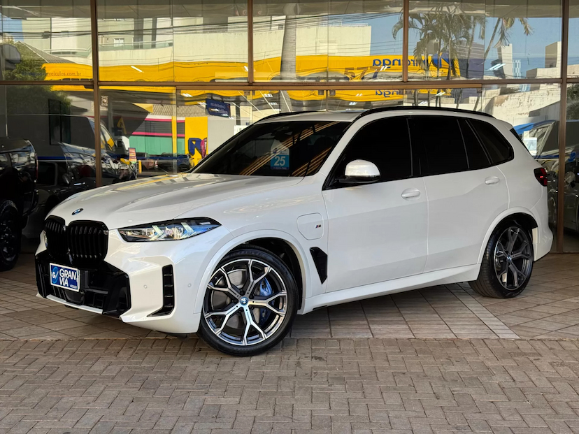 Foto do veículo BMW X5 3.0 I6 TURBO HÍBRIDO XDRIVE50E M SPORT AUTOMÁTICO 2025 8.906 KM 745.000,00