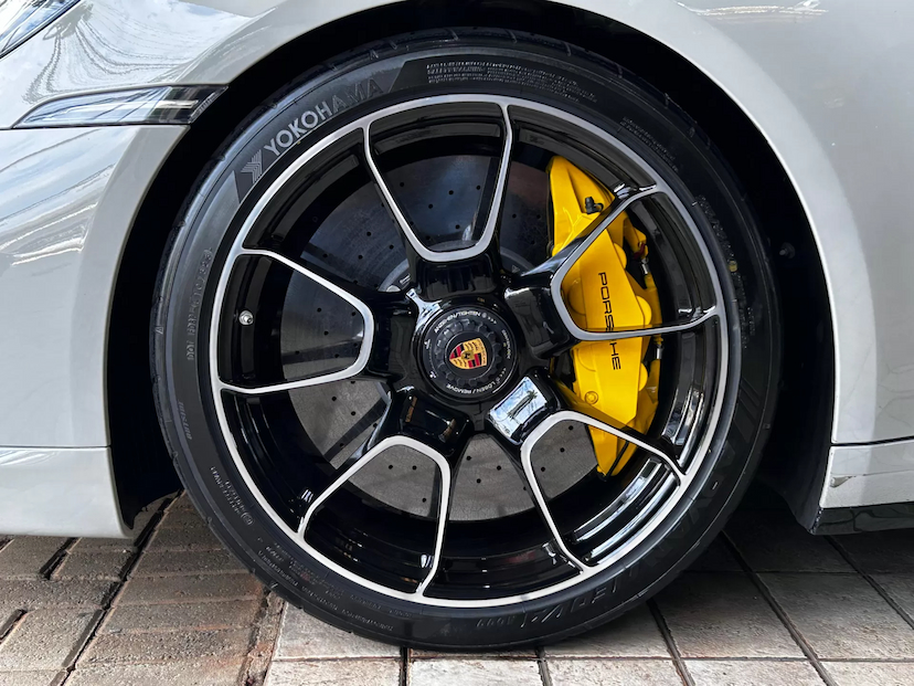 Foto do veículo PORSCHE 911 3.8 24V H6 GASOLINA TURBO S PDK 2021 9.395 KM 1.389.000,00