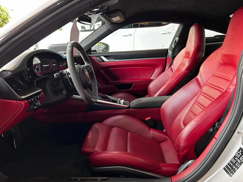 Foto do veículo PORSCHE 911 3.8 24V H6 GASOLINA TURBO S PDK 2021 9.395 KM 1.389.000,00