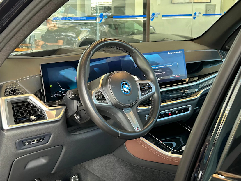 Foto do veículo BMW X5 3.0 I6 TURBO HÍBRIDO XDRIVE50E M SPORT AUTOMÁTICO 2024 27.324 KM 608.000,00