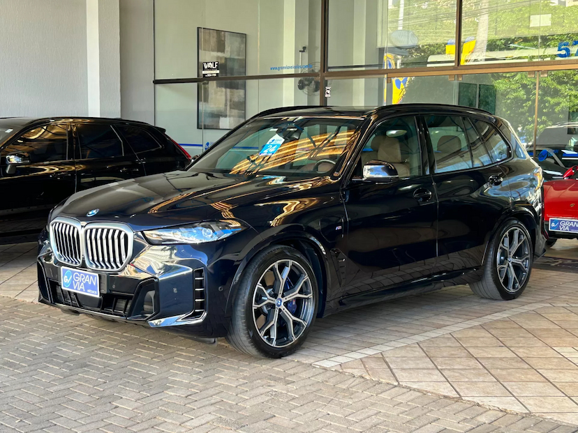 Foto do veículo BMW X5 3.0 I6 TURBO HÍBRIDO XDRIVE50E M SPORT AUTOMÁTICO 2024 27.324 KM 608.000,00