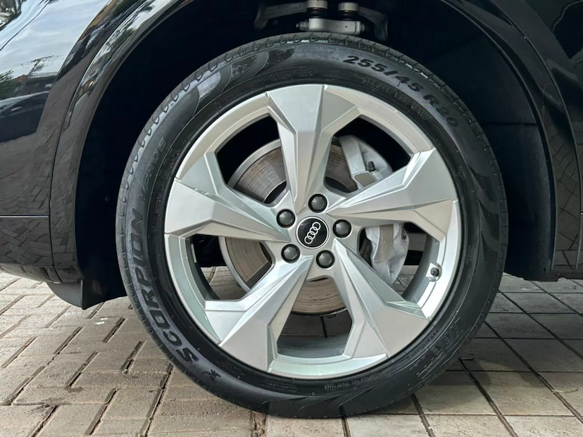 Foto do veículo AUDI Q5 2.0 45 TFSI GASOLINA S LINE BLACK QUATTRO S TRONIC 2021 44.711 KM 239.900,00