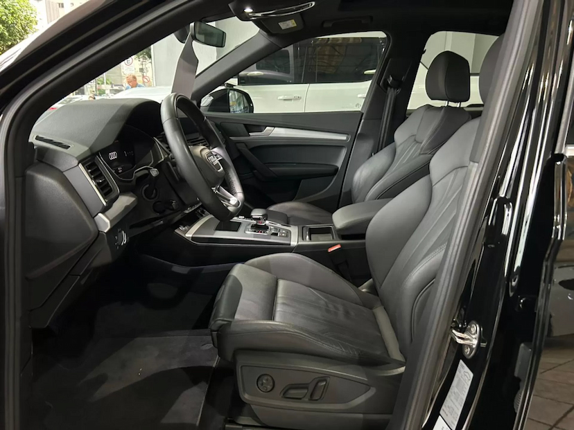 Foto do veículo AUDI Q5 2.0 45 TFSI GASOLINA S LINE BLACK QUATTRO S TRONIC 2021 44.711 KM 239.900,00
