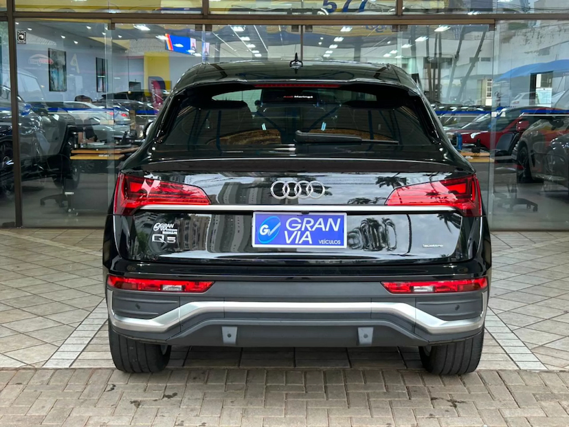 Foto do veículo AUDI Q5 2.0 45 TFSI GASOLINA S LINE BLACK QUATTRO S TRONIC 2021 44.711 KM 239.900,00