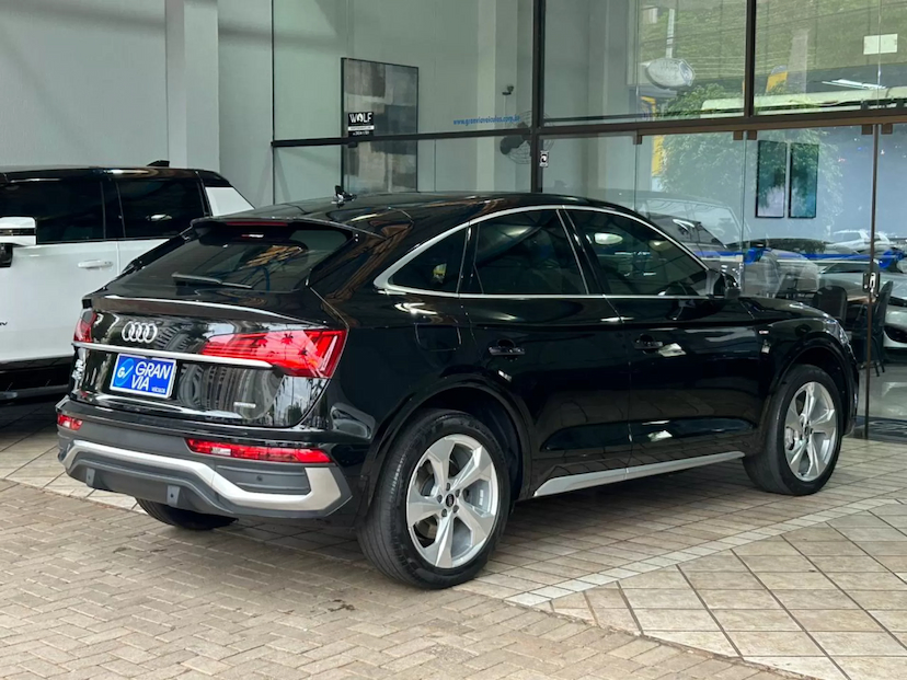 Foto do veículo AUDI Q5 2.0 45 TFSI GASOLINA S LINE BLACK QUATTRO S TRONIC 2021 44.711 KM 239.900,00