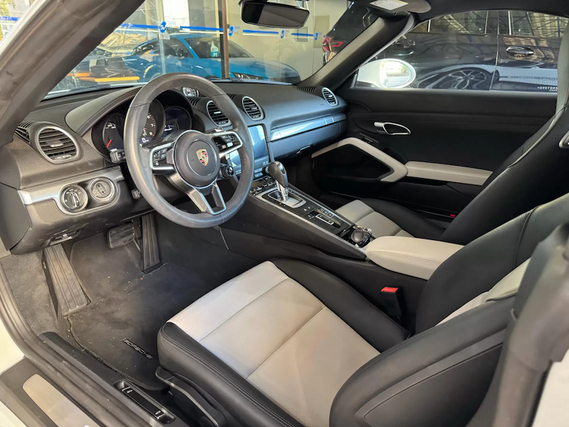Foto do veículo PORSCHE 718 2.0 16V H4 GASOLINA BOXSTER STYLE EDITION PDK 2024 6.312 KM 532.000,00