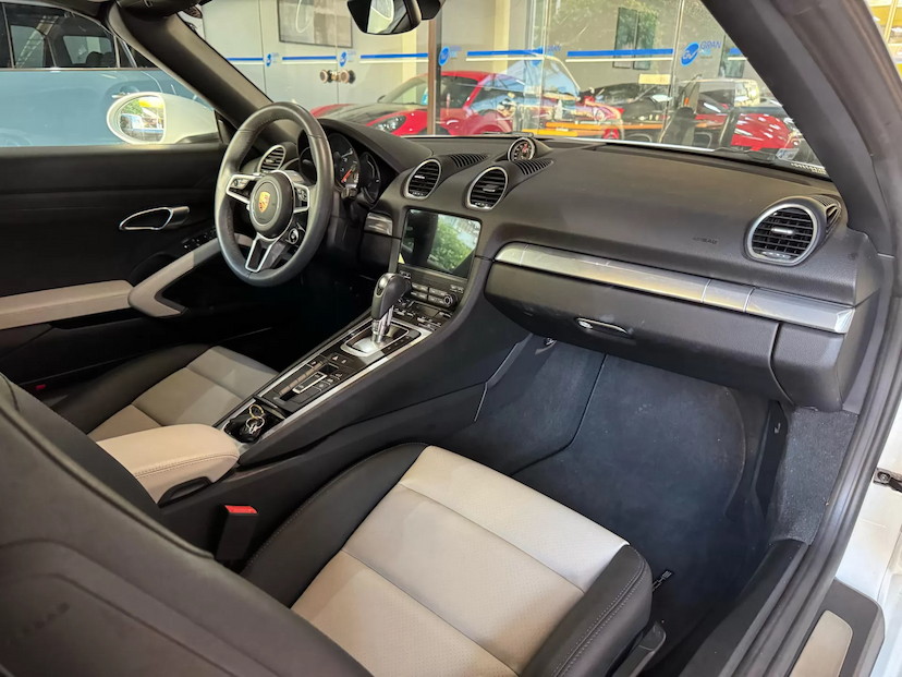 Foto do veículo PORSCHE 718 2.0 16V H4 GASOLINA BOXSTER STYLE EDITION PDK 2024 6.312 KM 532.000,00