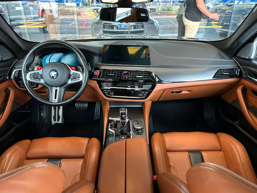 Foto do veículo BMW M5 4.4 V8 TWIN POWER M XDRIVE STEPTRONIC 2019 65.140 KM 399.000,00