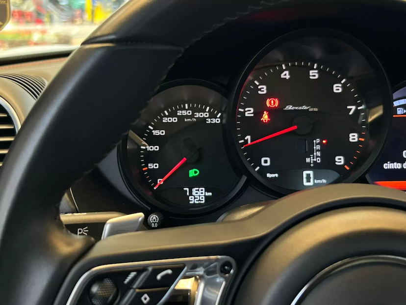 Foto do veículo PORSCHE 718 4.0 H6 GASOLINA BOXSTER 25 ANOS PDK 2022 7.168 KM 688.000,00