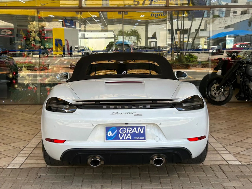 Foto do veículo PORSCHE 718 4.0 H6 GASOLINA BOXSTER 25 ANOS PDK 2022 7.168 KM 688.000,00