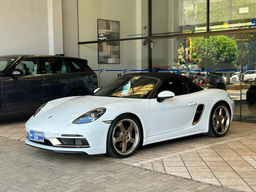 Foto do veículo PORSCHE 718 4.0 H6 GASOLINA BOXSTER 25 ANOS PDK 2022 7.168 KM 688.000,00