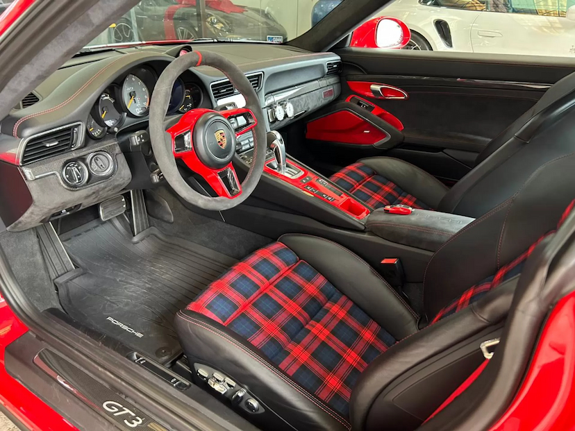 Foto do veículo PORSCHE 911 4.0 24V H6 GASOLINA GT3 PDK 2018 23.863 KM 1.599.000,00