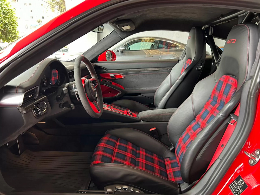Foto do veículo PORSCHE 911 4.0 24V H6 GASOLINA GT3 PDK 2018 23.863 KM 1.599.000,00