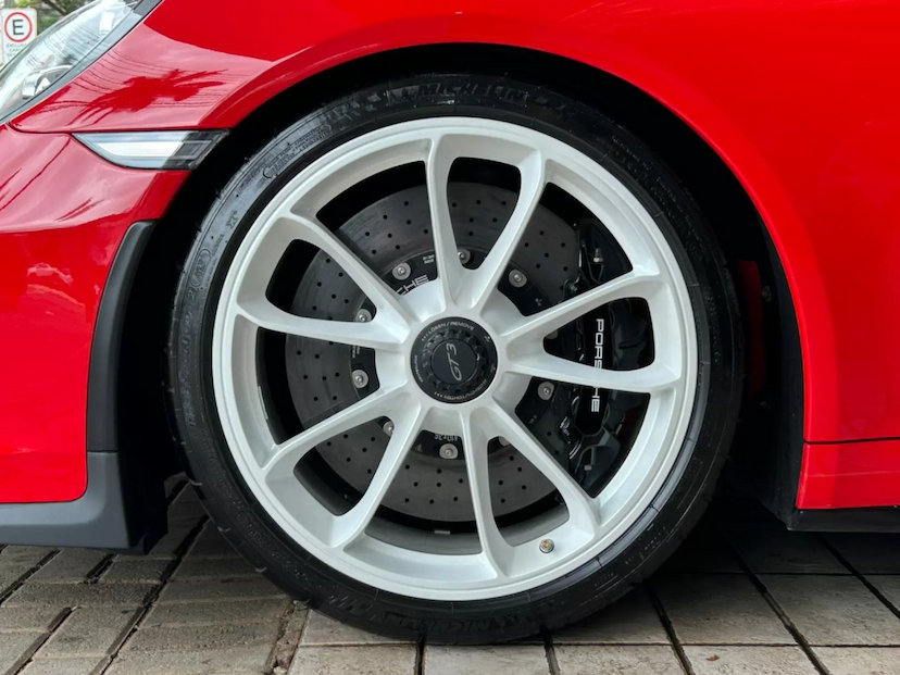 Foto do veículo PORSCHE 911 4.0 24V H6 GASOLINA GT3 PDK 2018 23.863 KM 1.599.000,00