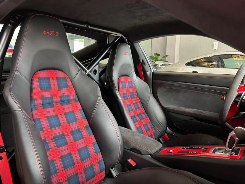 Foto do veículo PORSCHE 911 4.0 24V H6 GASOLINA GT3 PDK 2018 23.863 KM 1.599.000,00