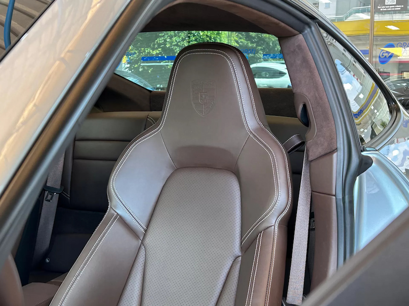 Foto do veículo PORSCHE 911 3.0 24V H6 GASOLINA CARRERA S PDK 2020 24.589 KM 748.000,00