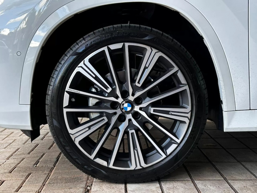 Foto do veículo BMW X1 2.0 16V TURBO GASOLINA SDRIVE20I M SPORT STEPTRONIC 2026 1.449 KM 348.000,00